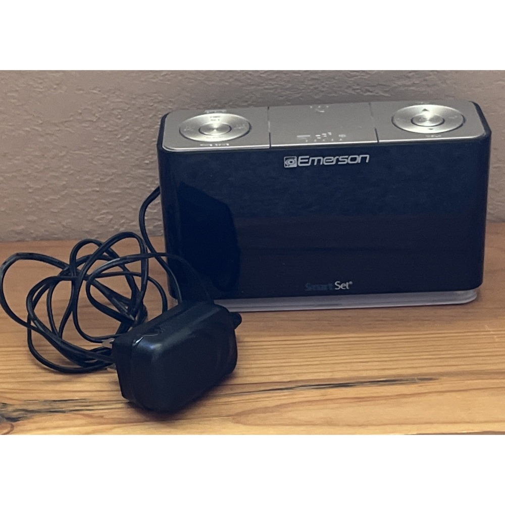 Emerson BLUETOOTH Digital Alarm Clock FM Radio DUAL ALARMS USB Charge CK51507 - Picture 3 of 8